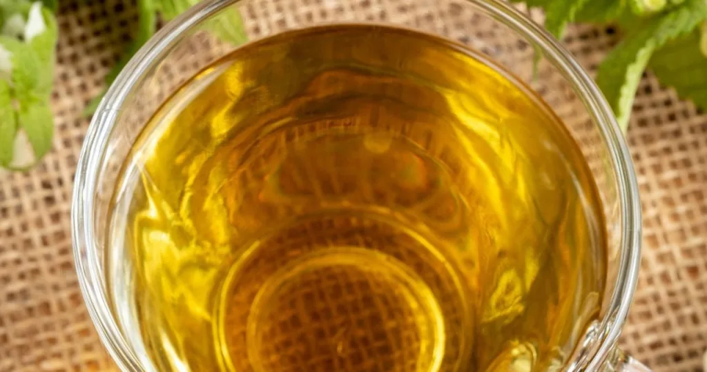 Pro většinu je to plevel, dělám infuzi. Funguje to jako balzám na střevech, pomáhá při hubnutí 